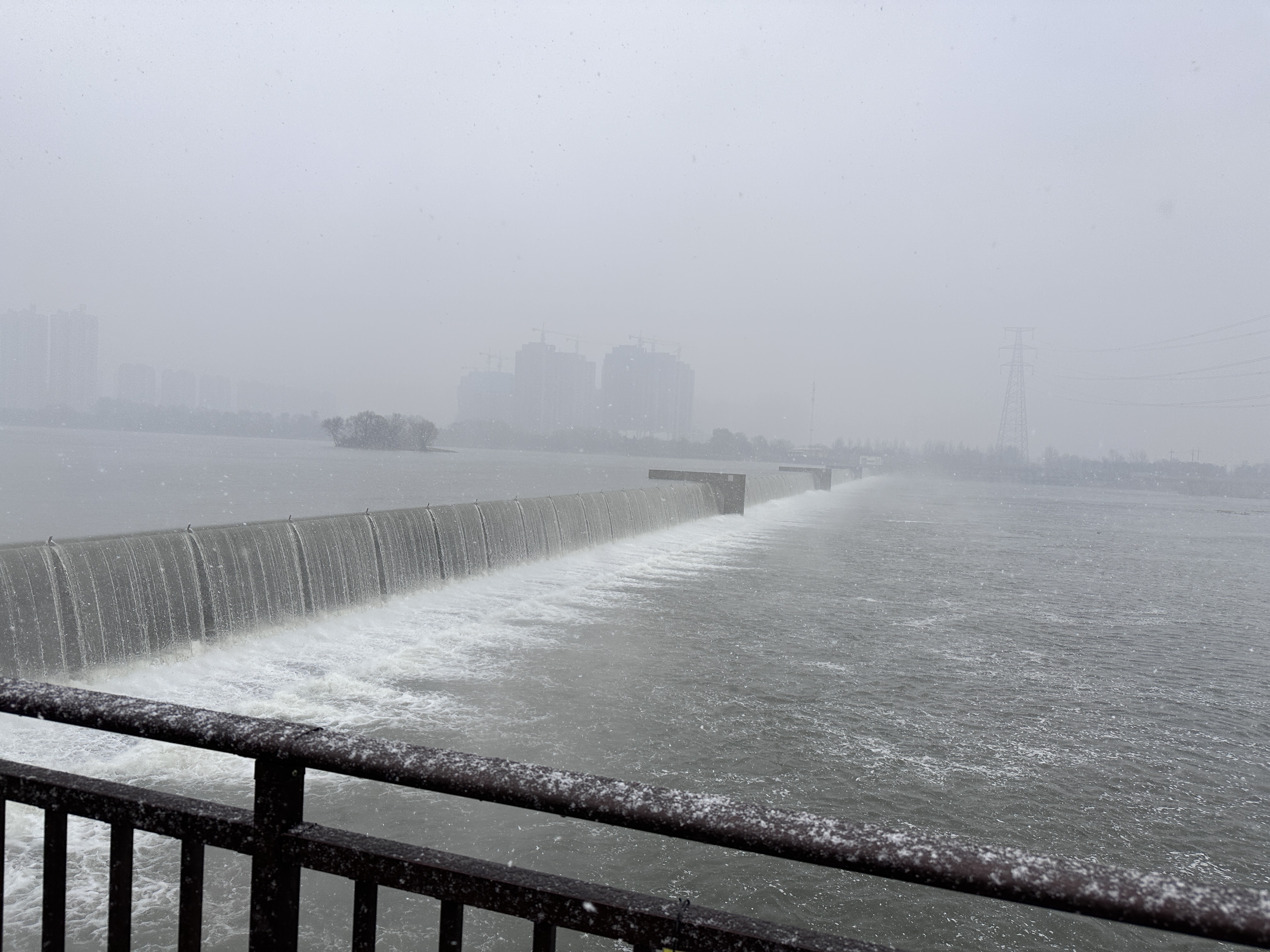 氣盾壩、橡膠壩冬季運(yùn)行（除冰系統(tǒng)）